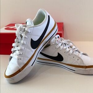 Nike White Sneakers with Black Swoosh Size 8 GUC